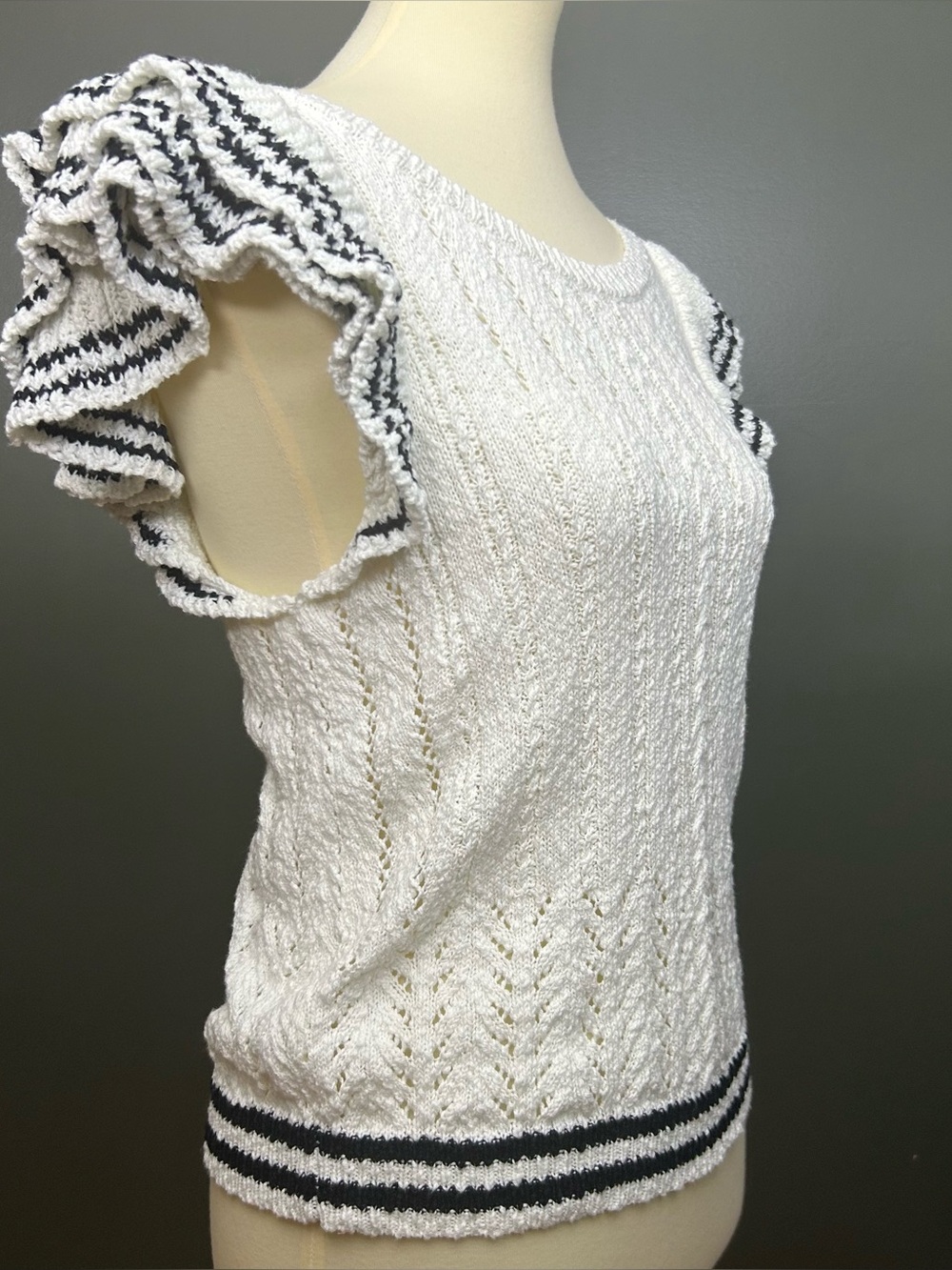 Maeve Anthropologie Ivory Black Ruffle Sleeve Cable Knit Sweater Top S